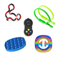 Méga PACK stim toys incluant un tangle, un fidget pad, des bracelets zipp, un pop bubble bleu et un fidget sensoriel arc-en-ciel.