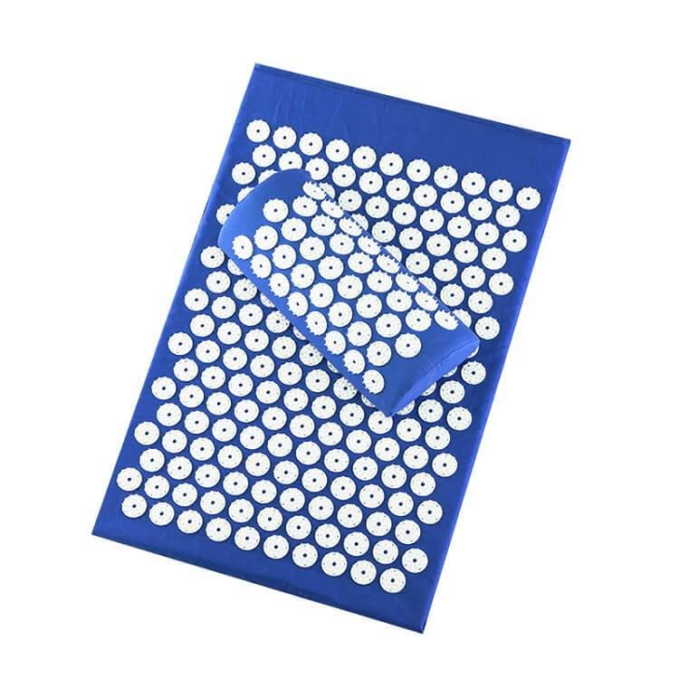 Tapis d'acupression bleu avec son coussin de nuque, recouverts de picots